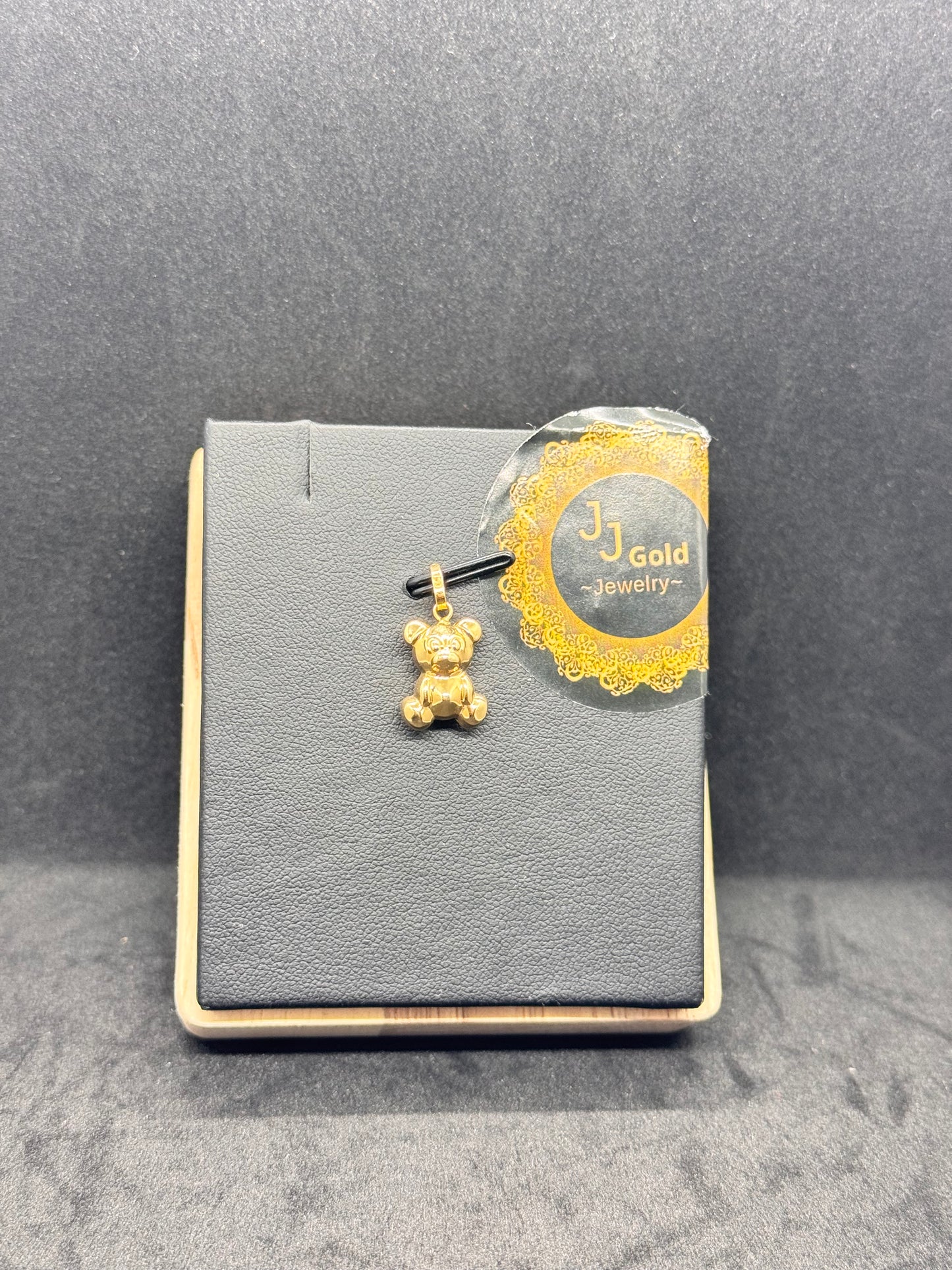 18karat 2face Teddy Pendant