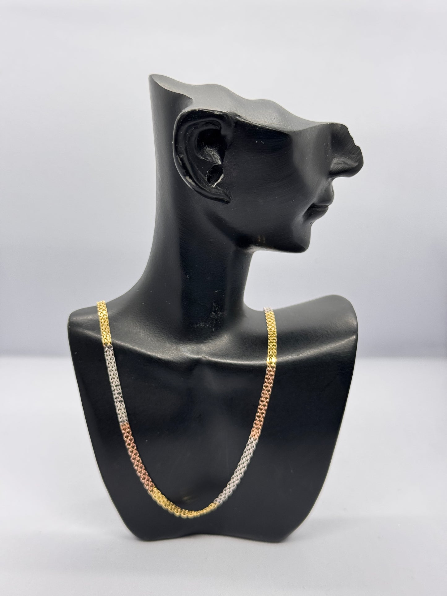 3 Tone Carpet Necklace