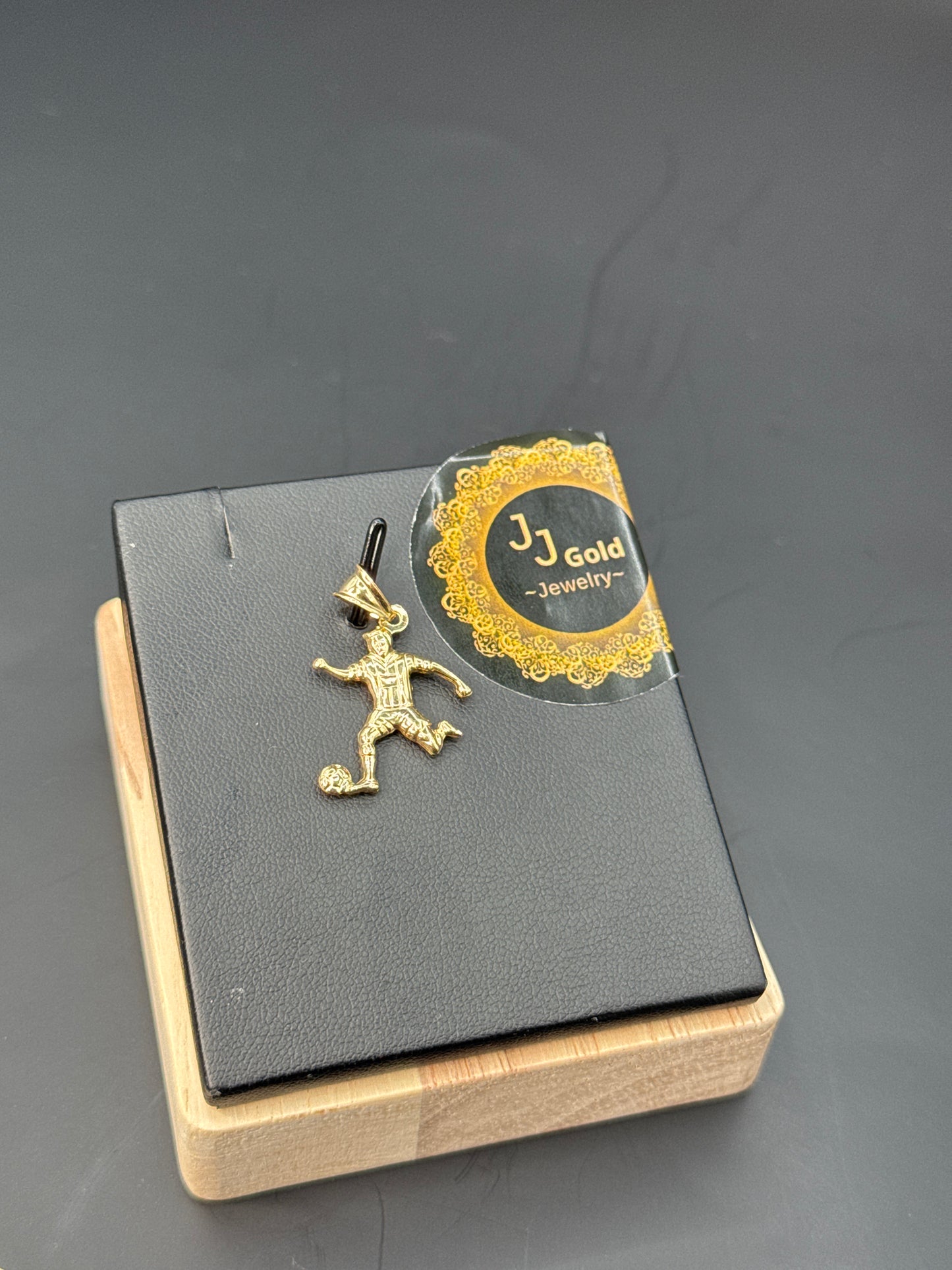 18karat Football pendant