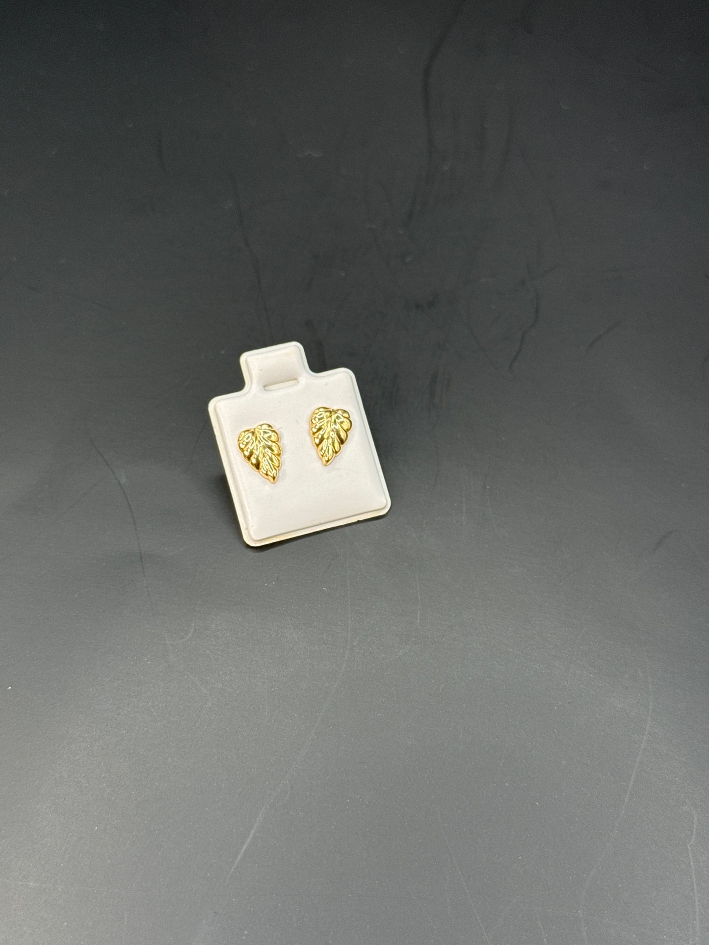 18karat Leaf Stud Earrings