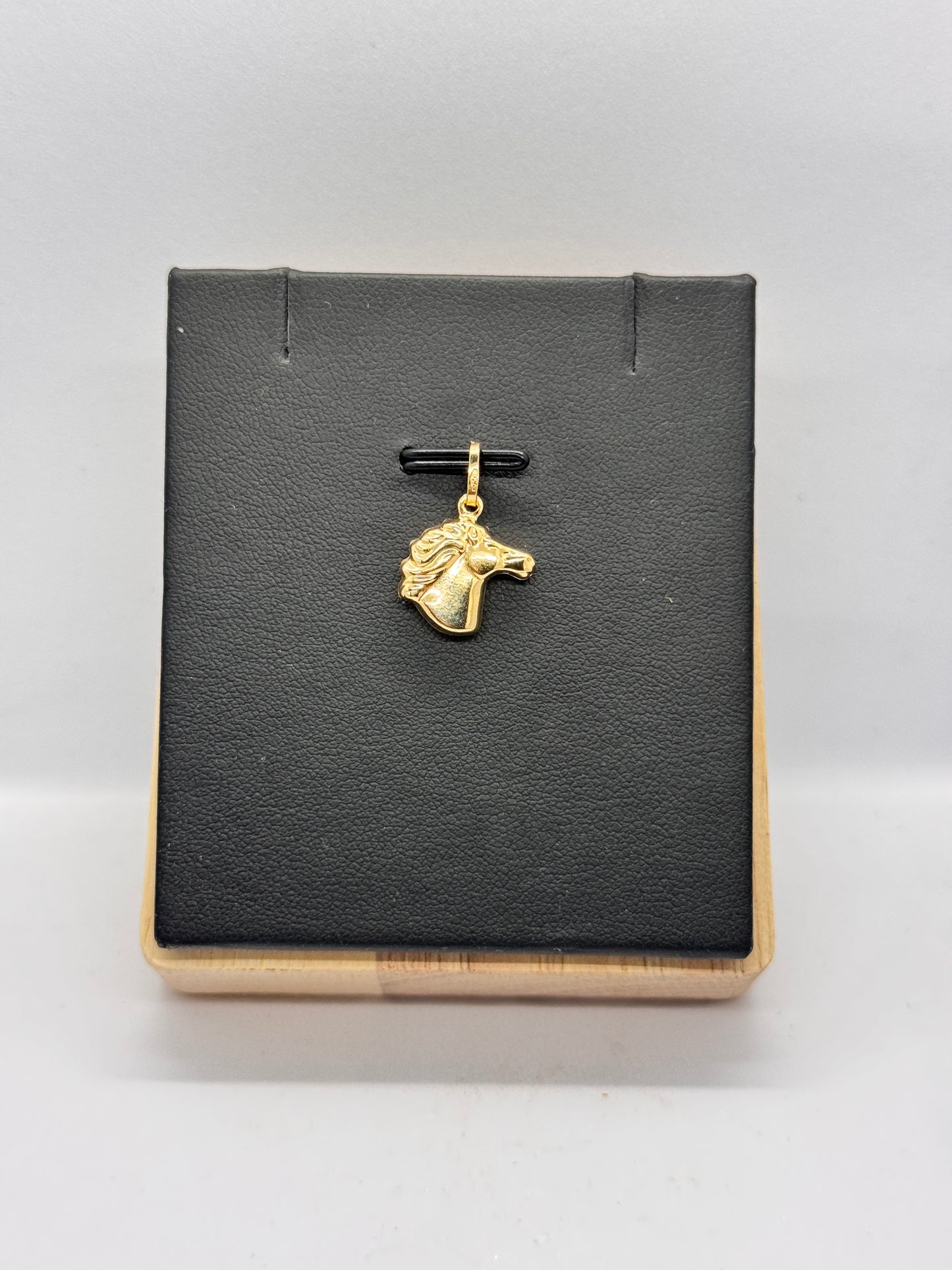 18k Horse Head Pendant