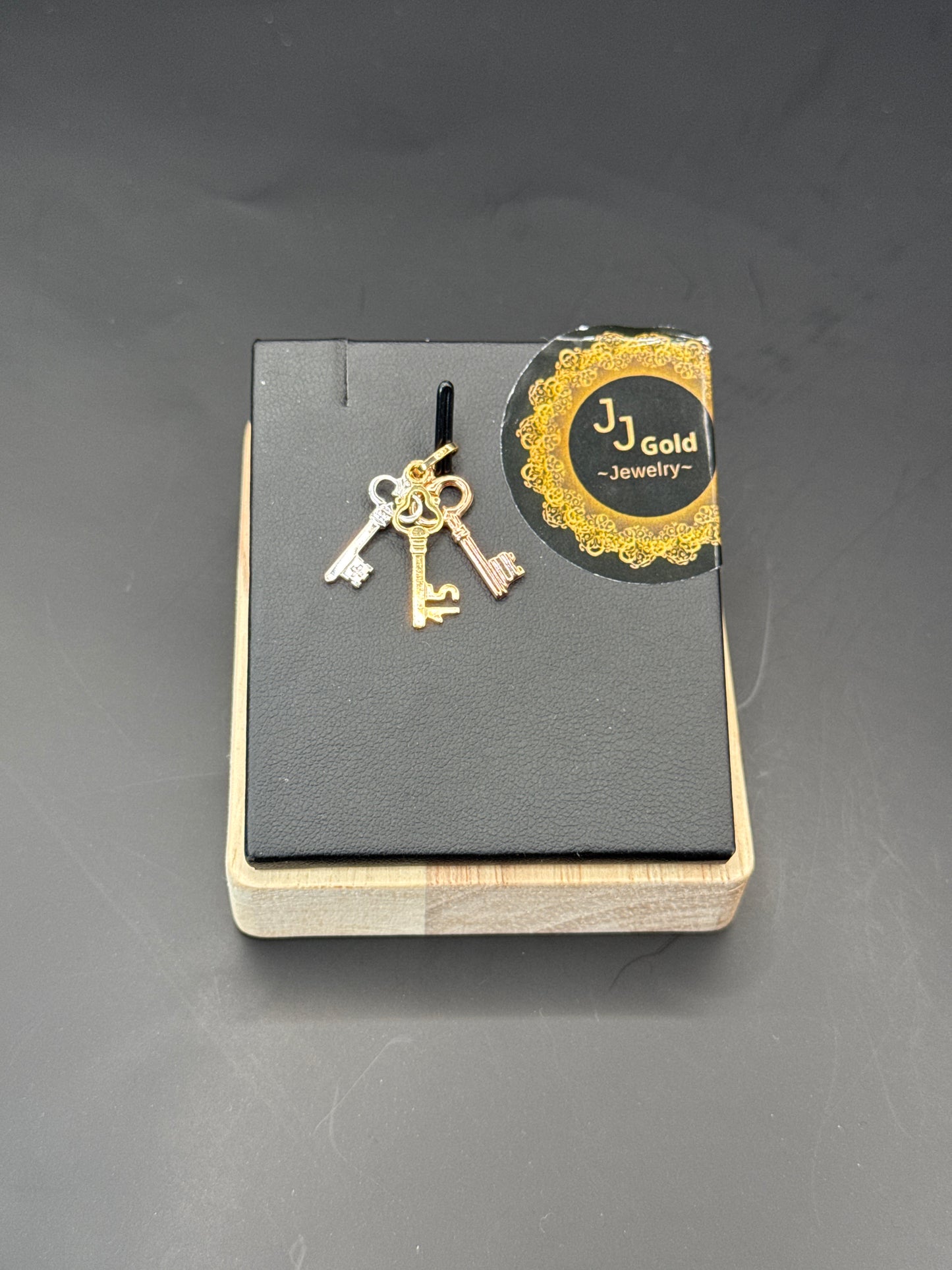 18karat 3in 1 Key Pendant