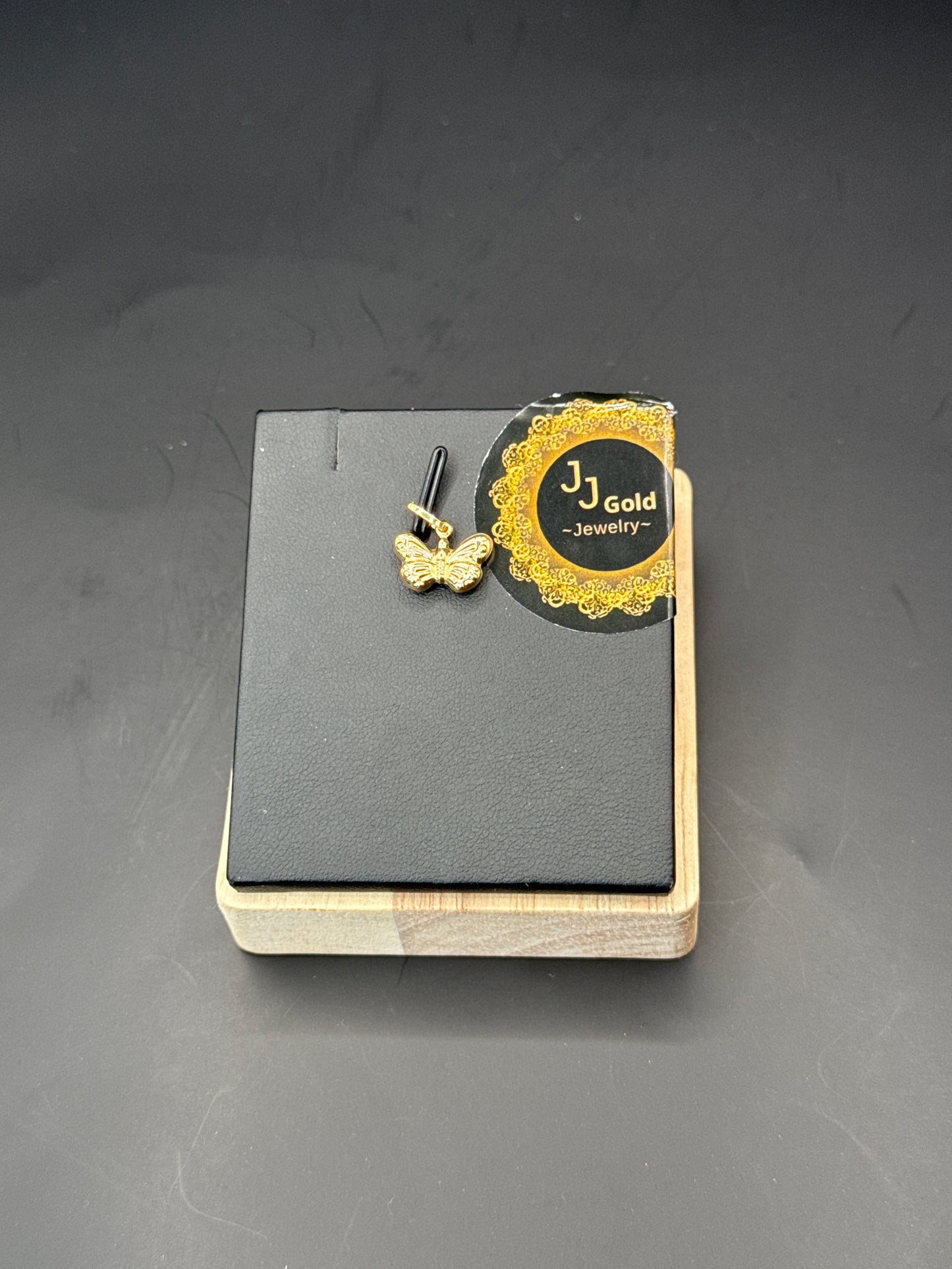 18karat Butterfly pendant