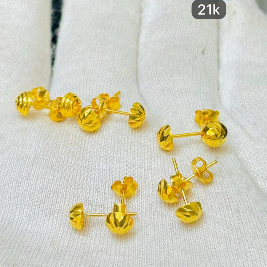 21k Stud Earring