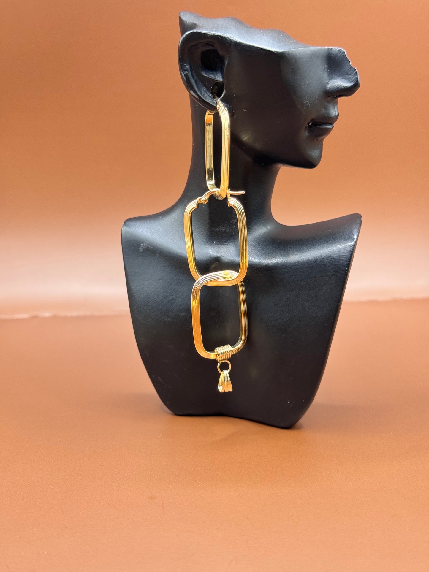 18karat Earrings and pendant set