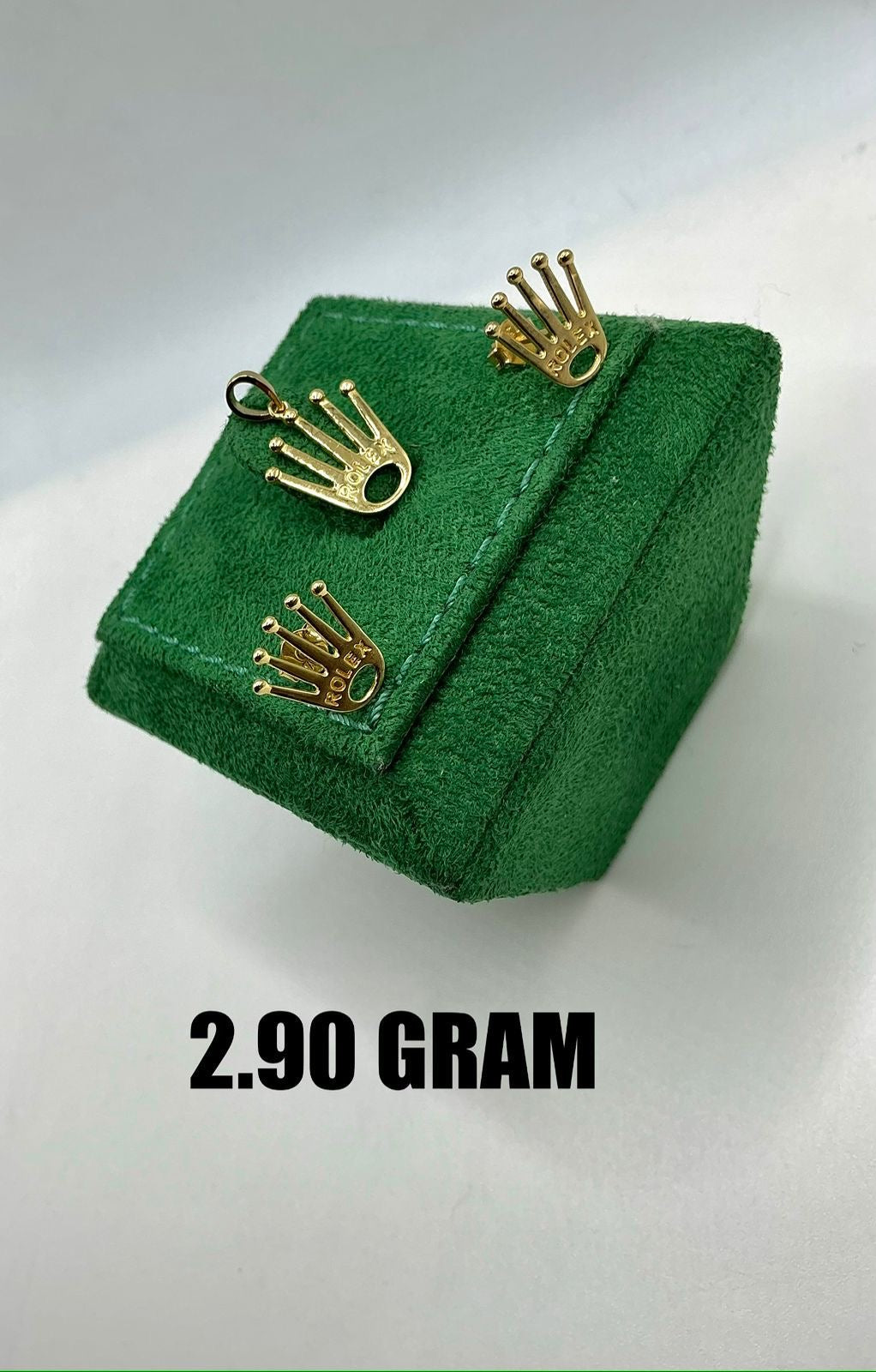 18karat Earrings and Pendant set