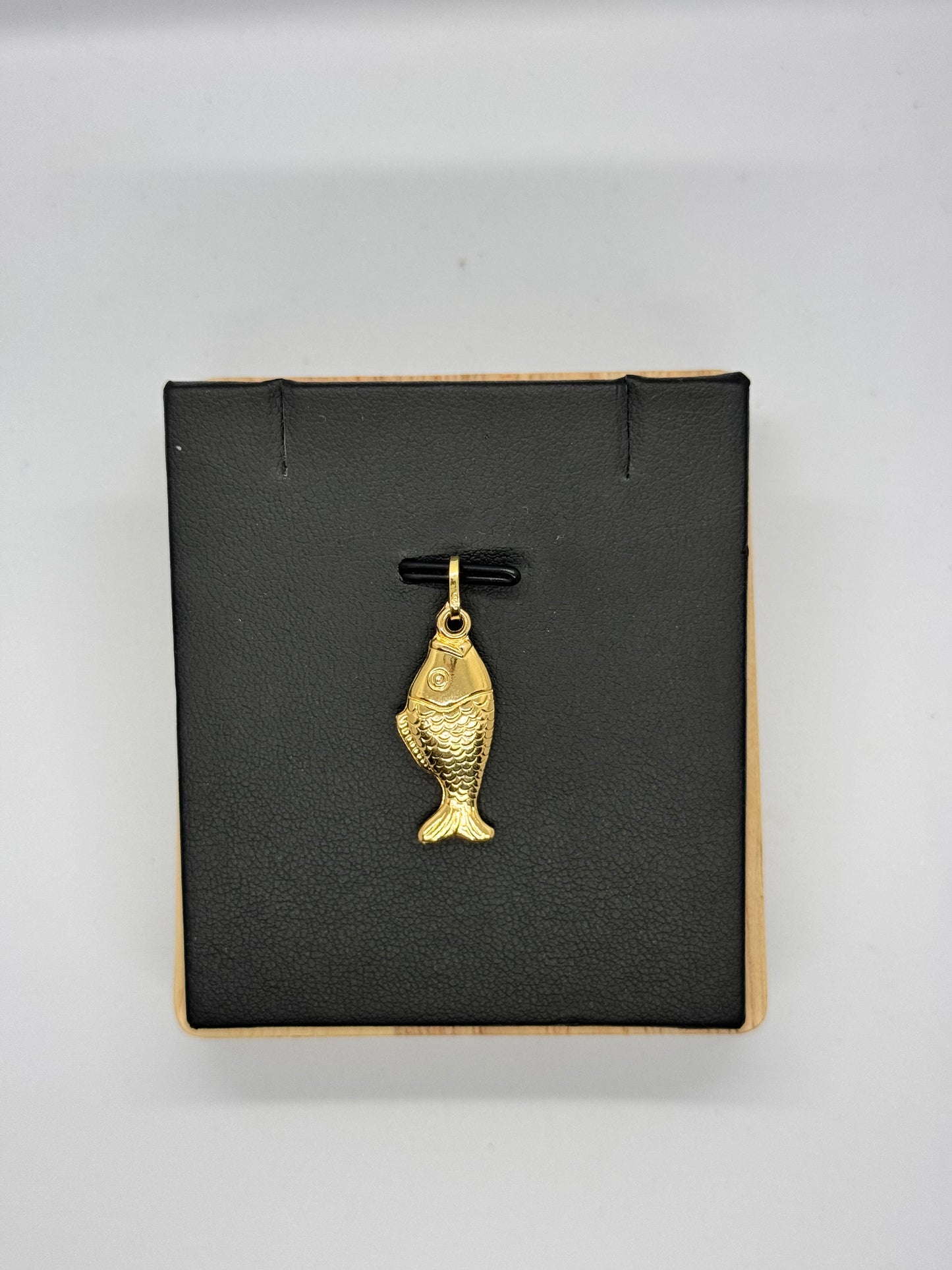 18k Fish Pendant