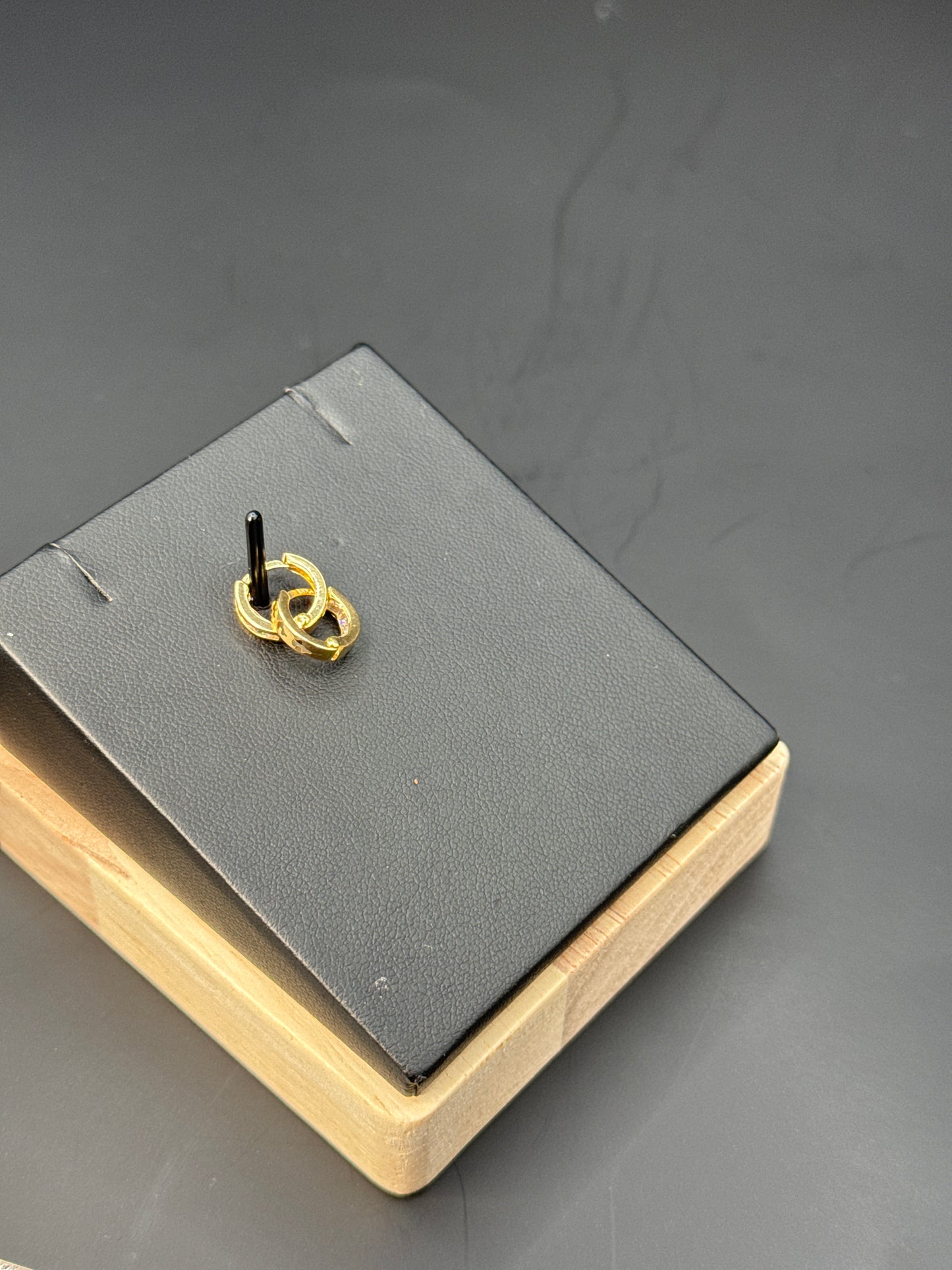 18karat Invisible Clip Earrings