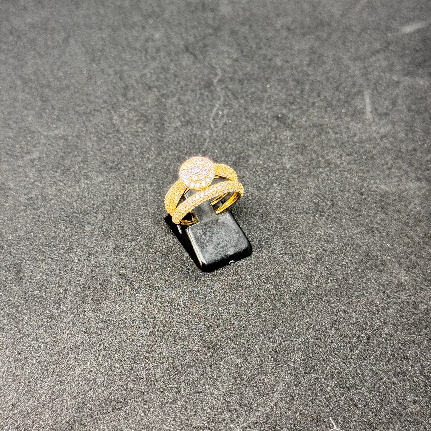 18k Gold Wedding Ring Set (Female)