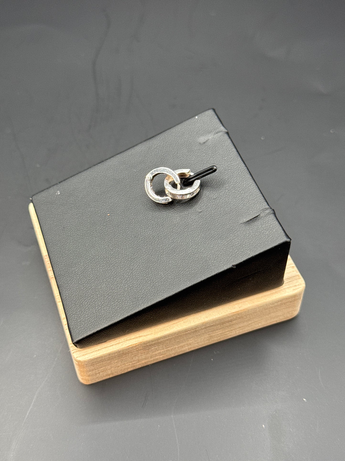 18karat White Gold clip Earrings