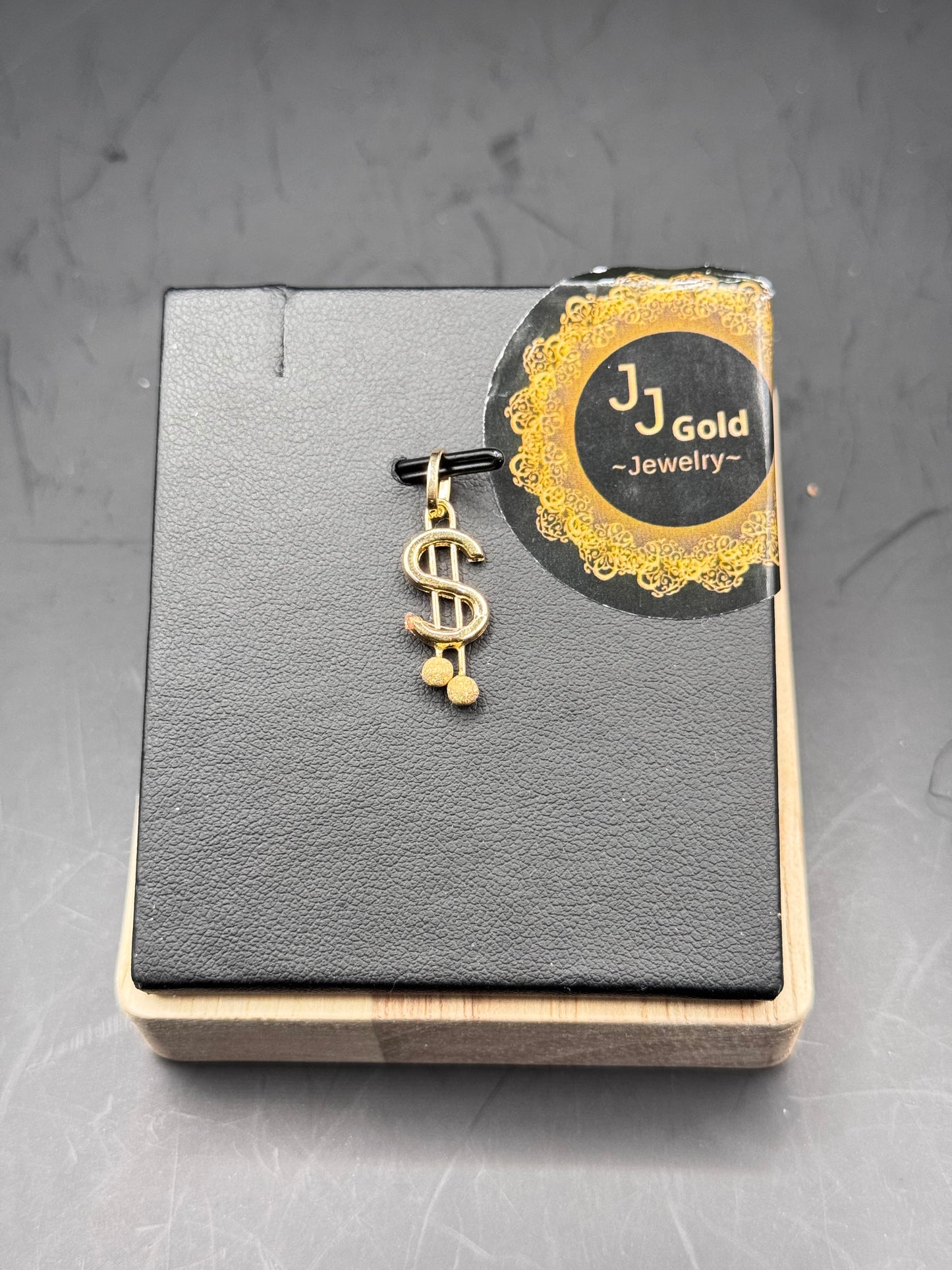 18karat dollar mark Pendant
