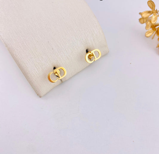 18karat Stud Earrings