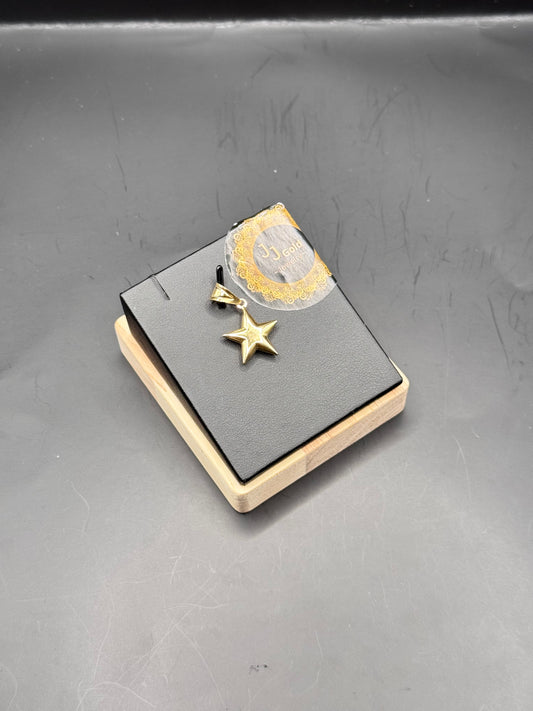 18karat Star Pendant