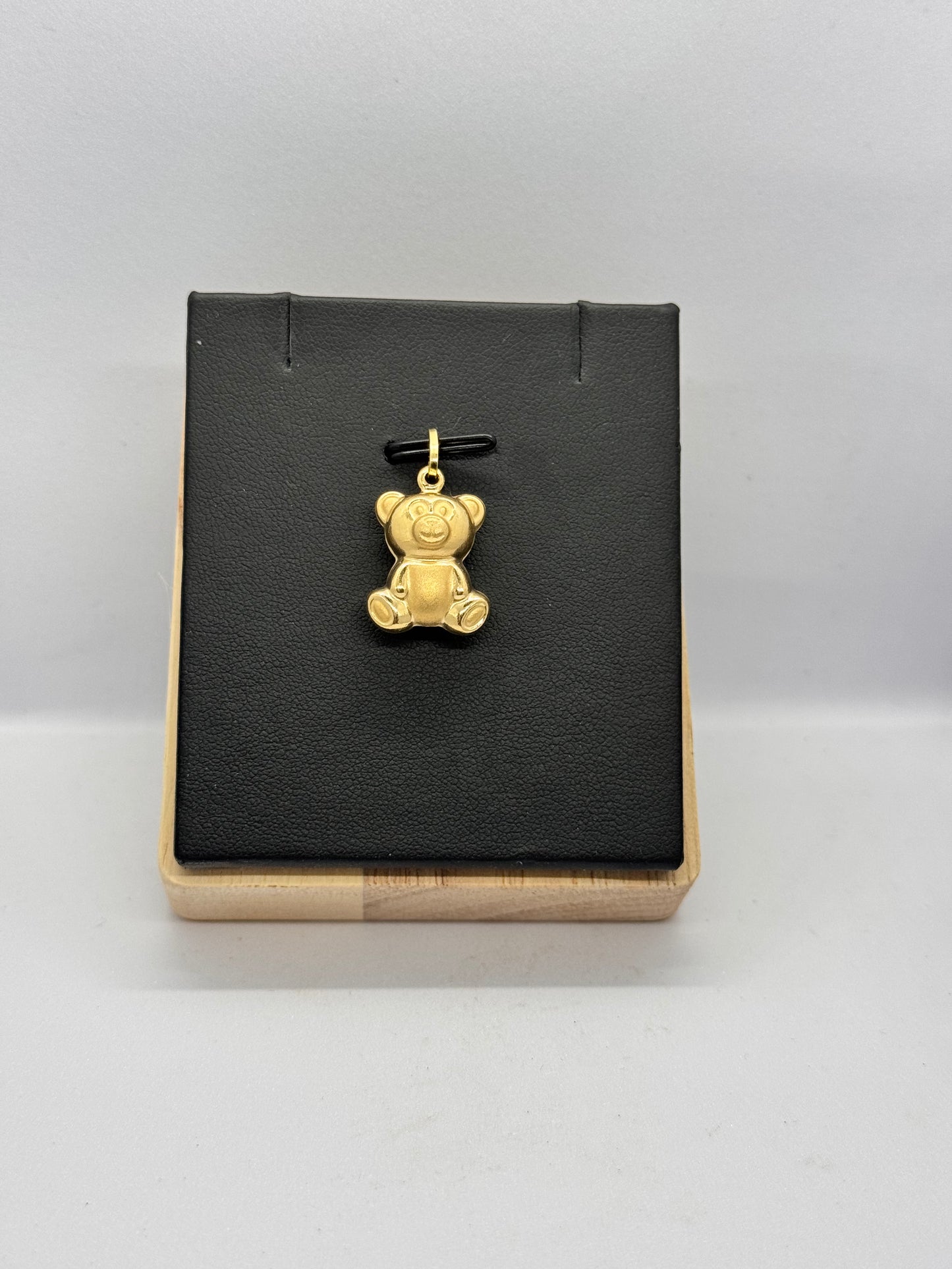 Big teddy pendant