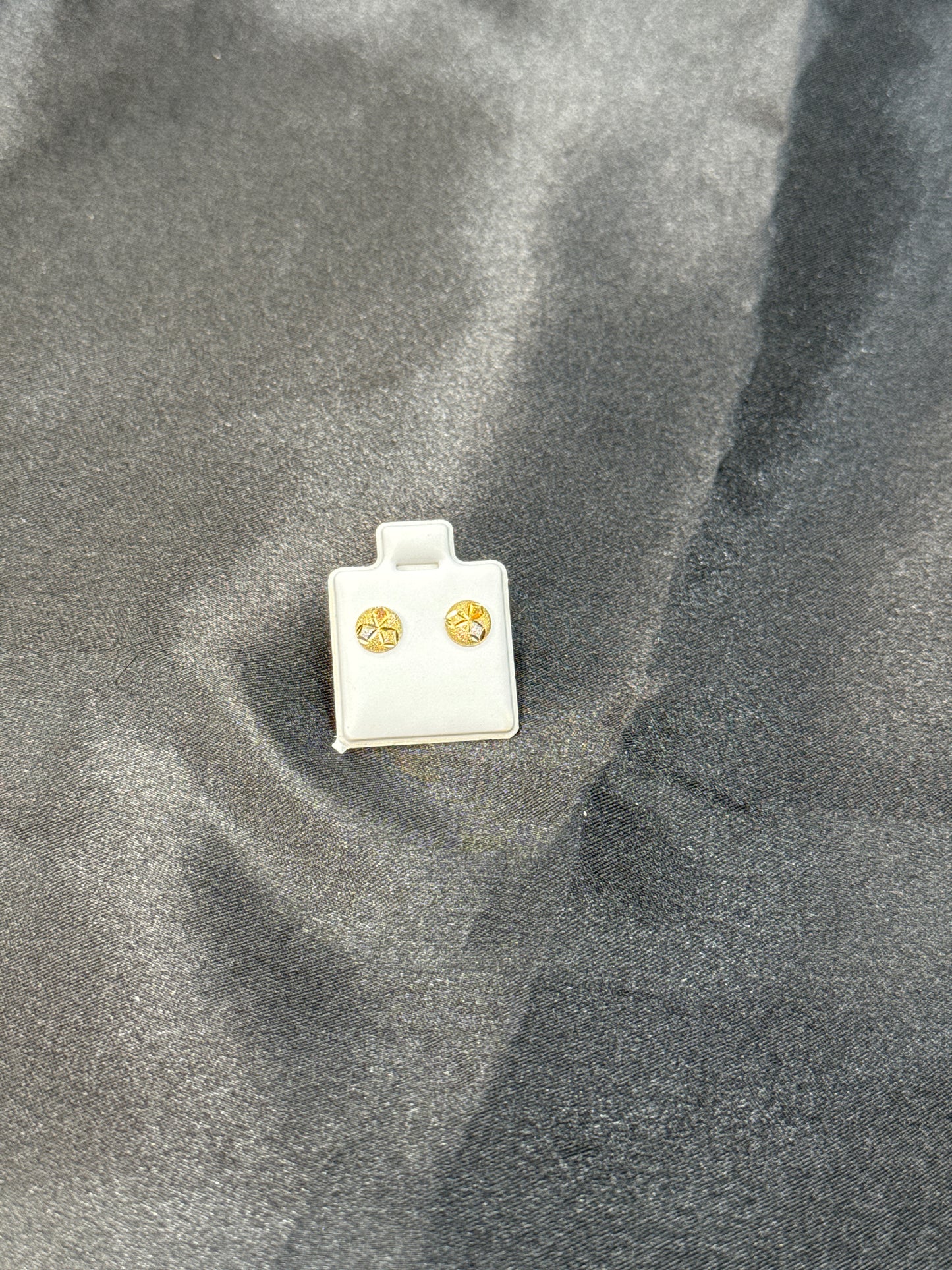 18karat Stud Earrings