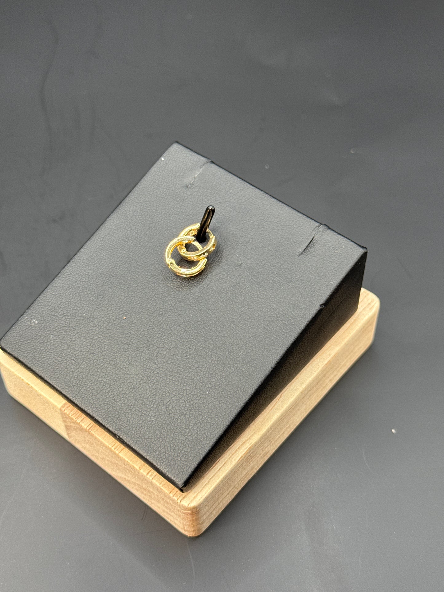 18karat Invisible Clip Earrings