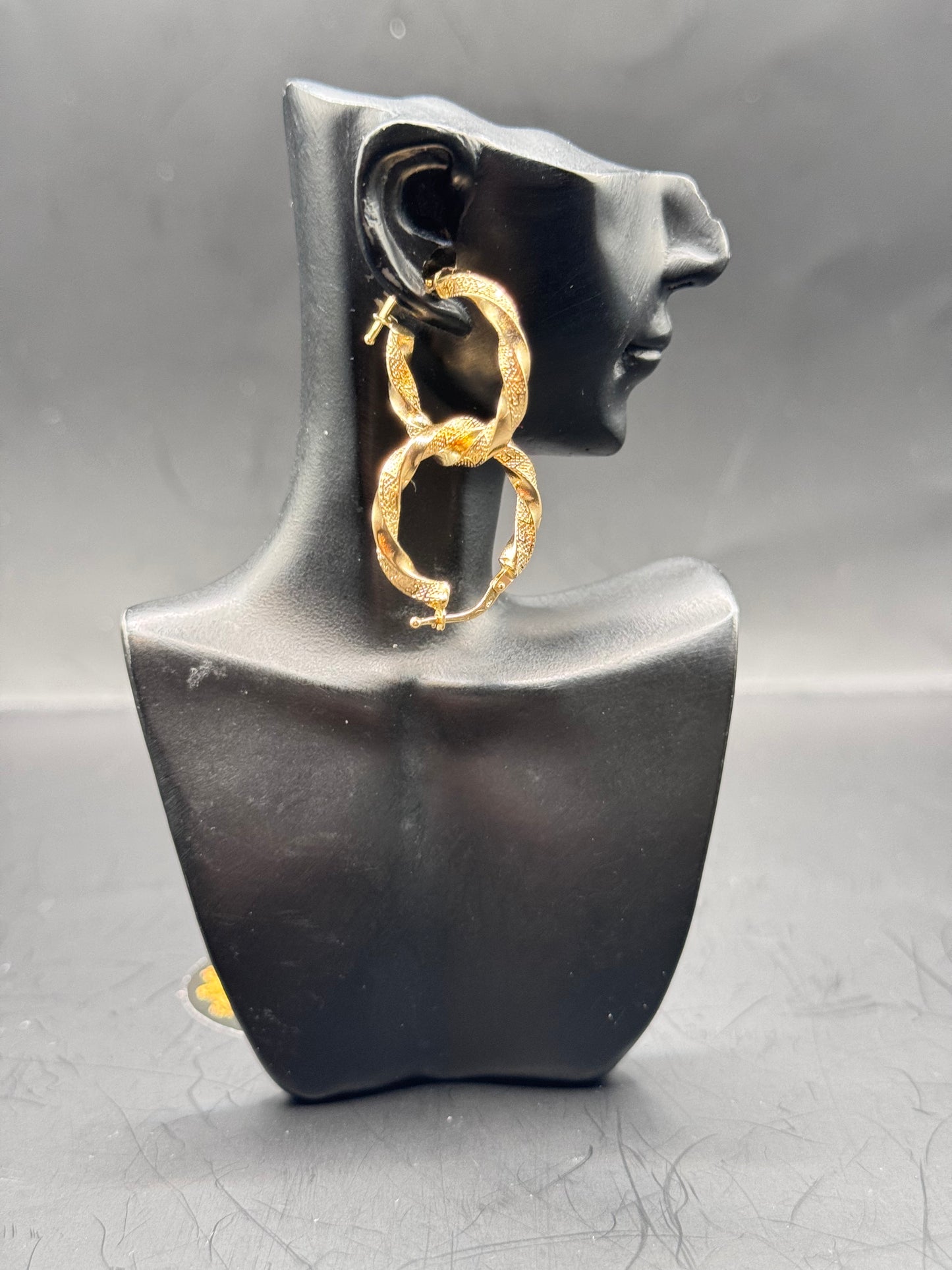 18karat Ribbs Fendi Clip Earrings