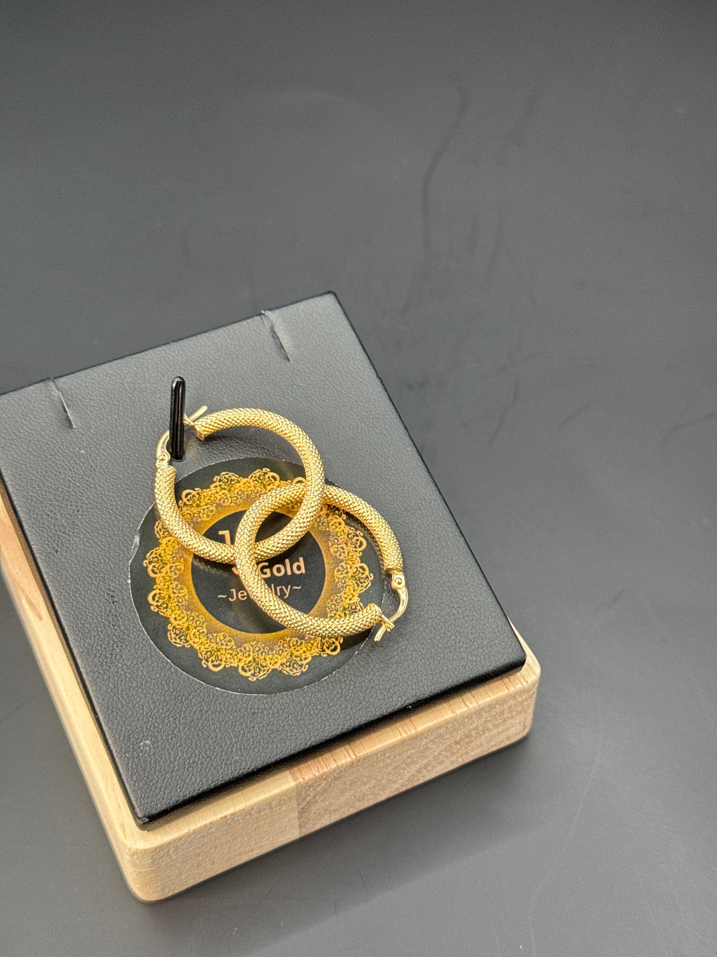 18karat Gold clip Earrings