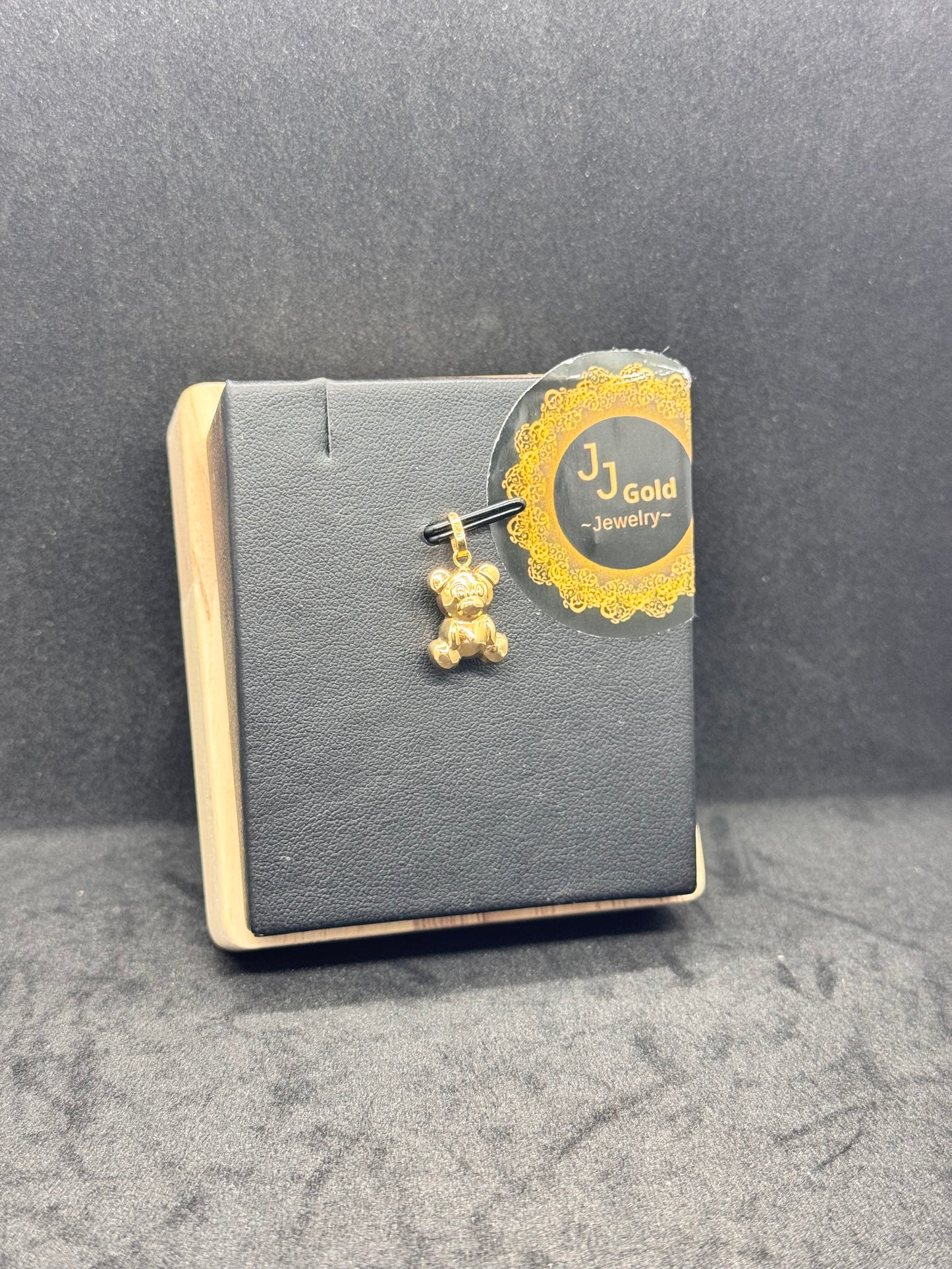 18karat 2face Teddy Pendant