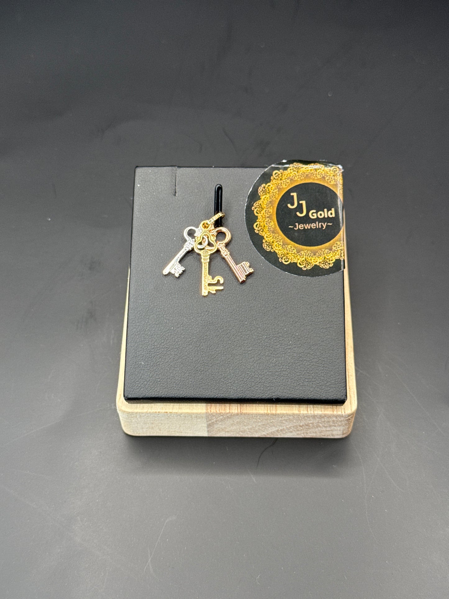 18karat 3in 1 Key Pendant