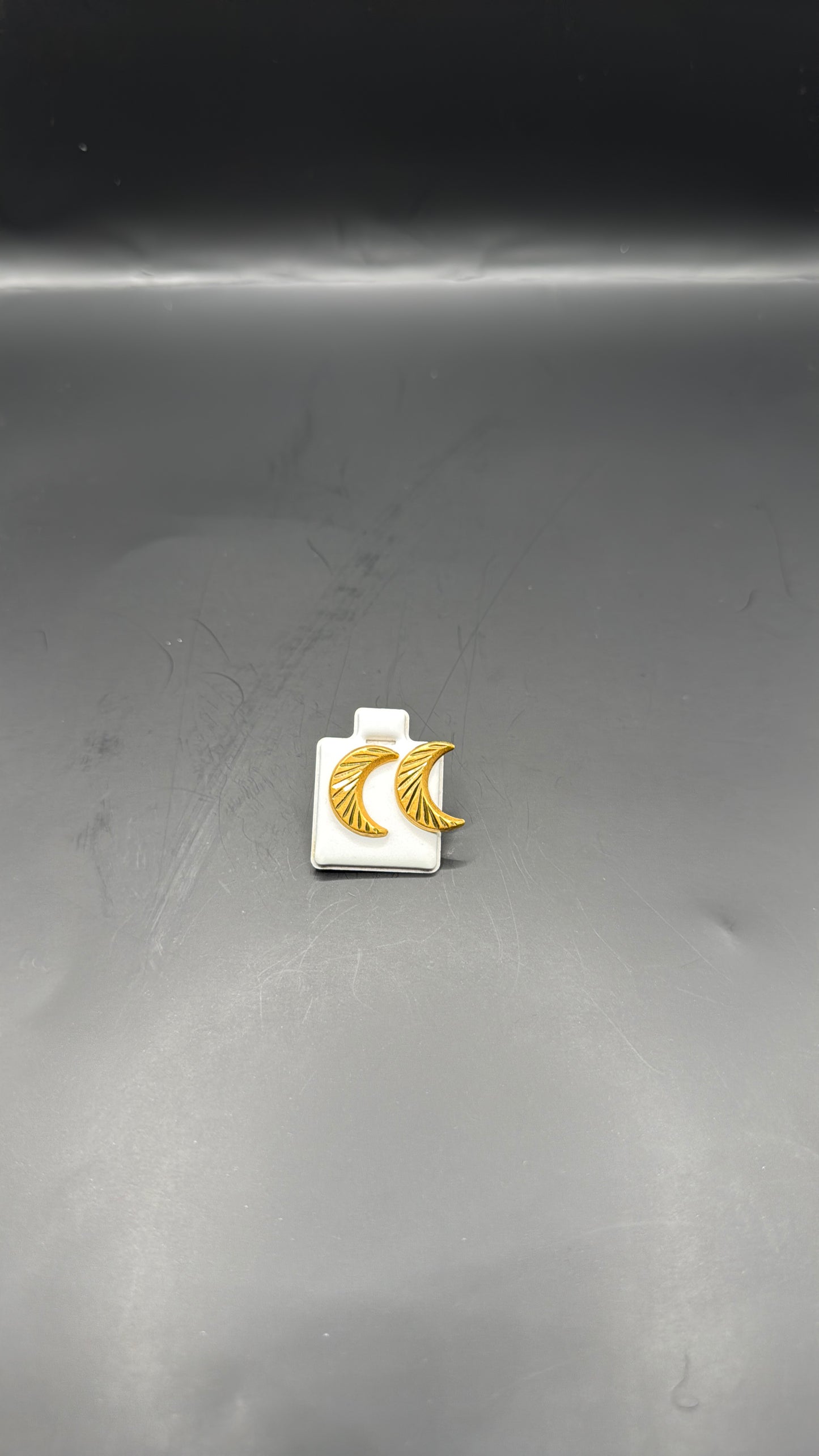 21karat Moon Earring