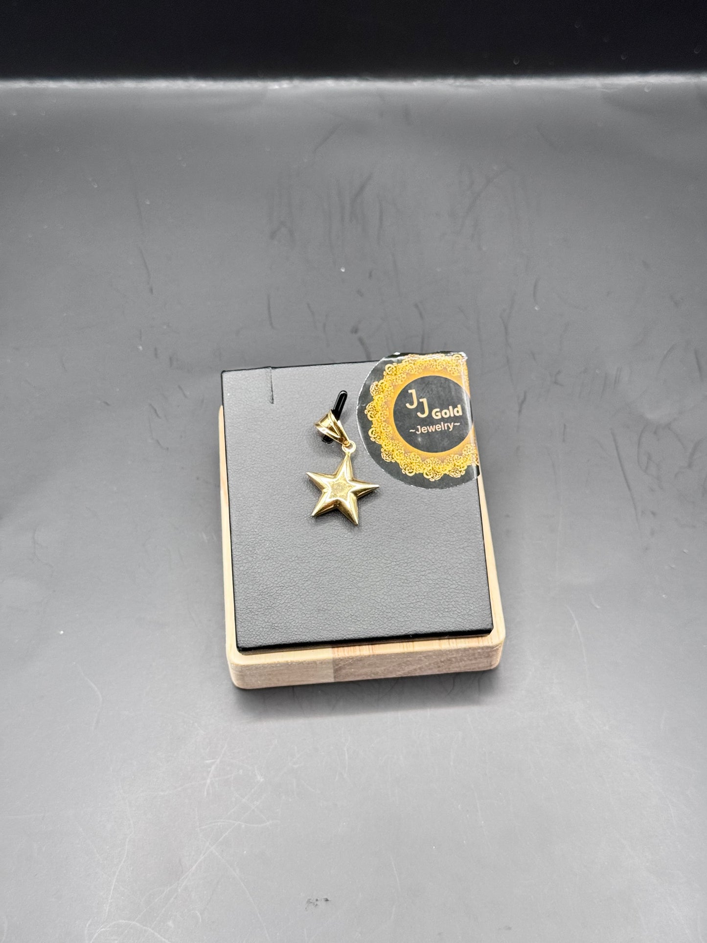 18karat Star Pendant