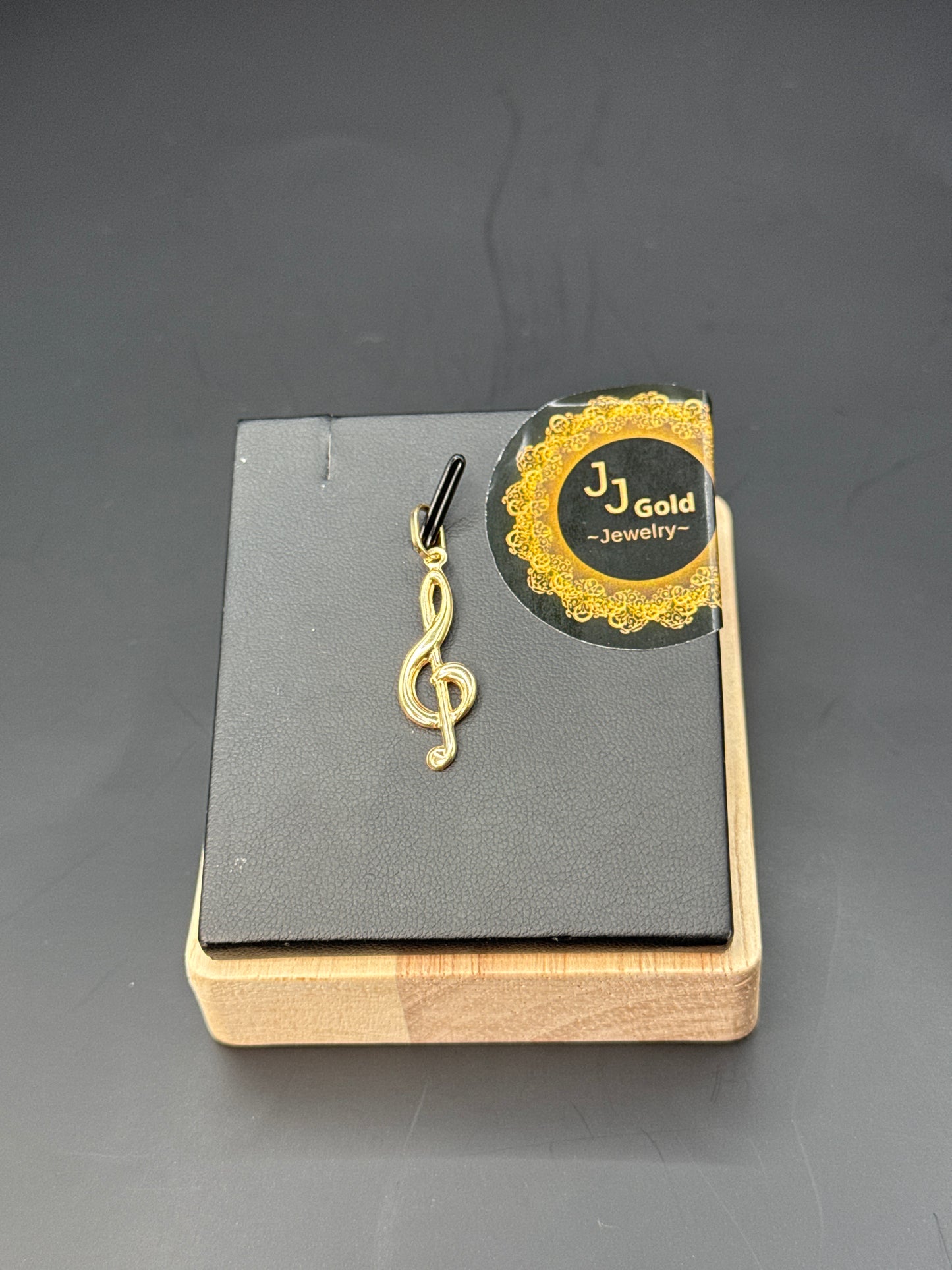 18karat Music Pendant