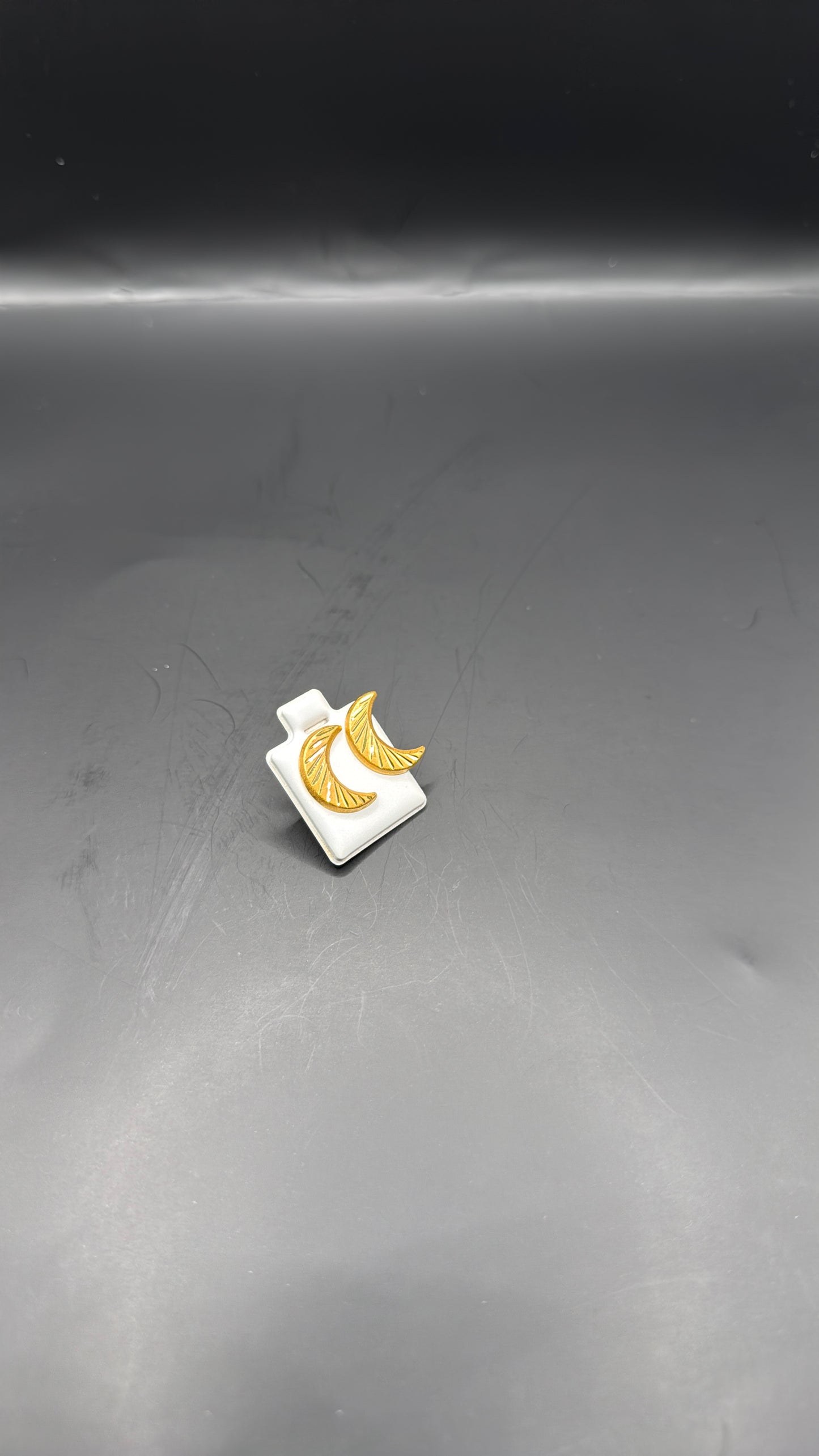 21karat Moon Earring