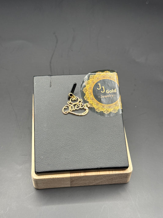 18karat Queen Pendant