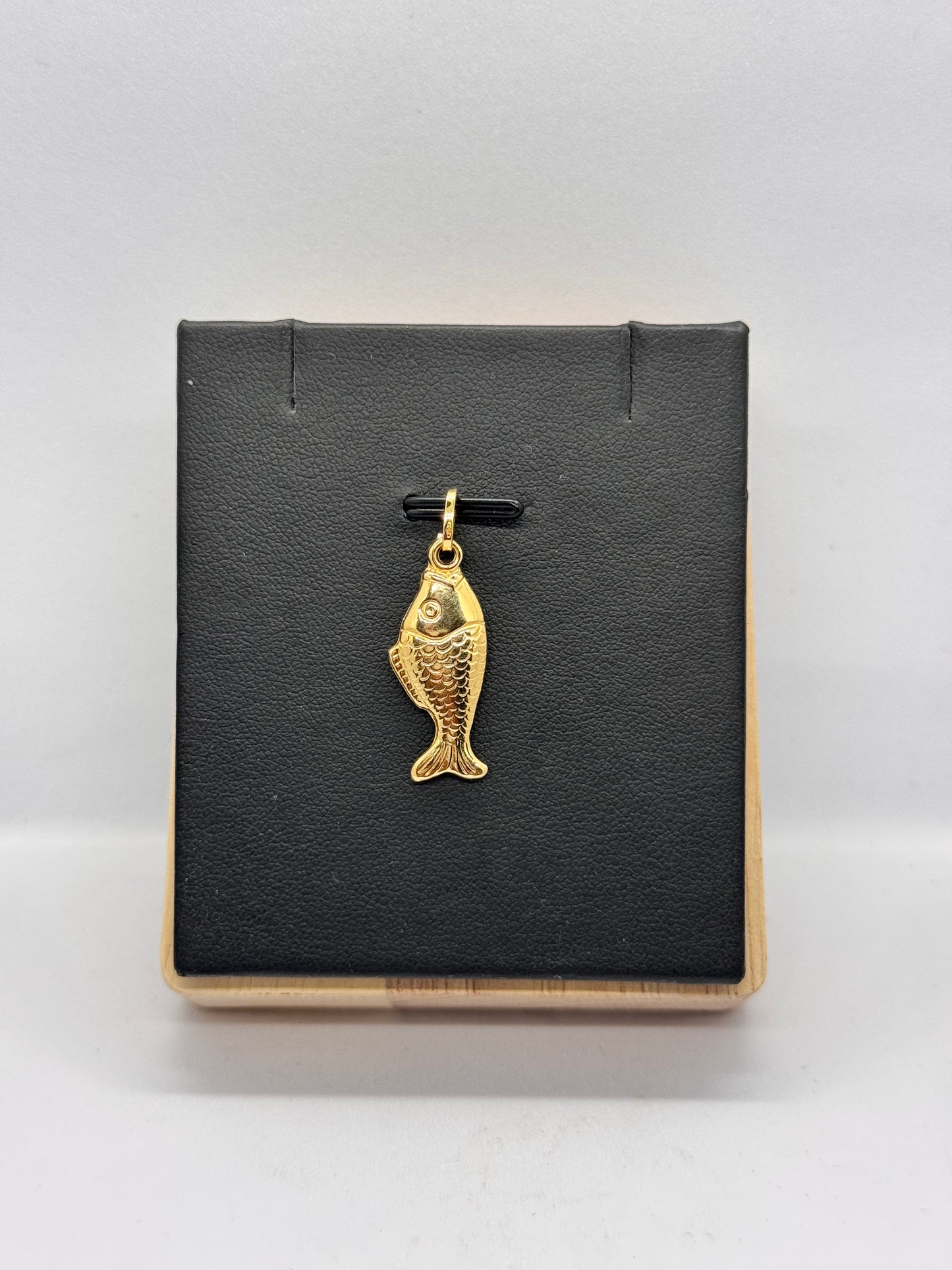 18k Fish Pendant