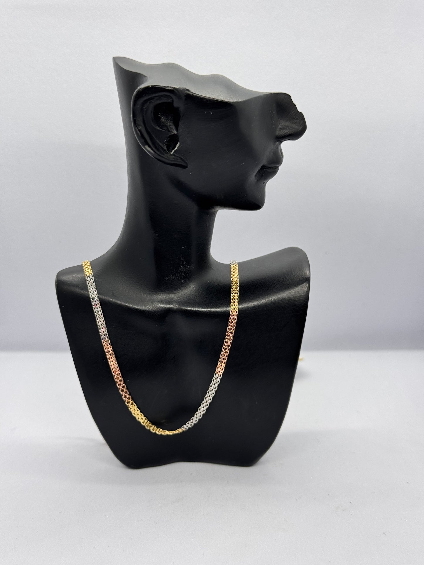 3 Tone Carpet Necklace