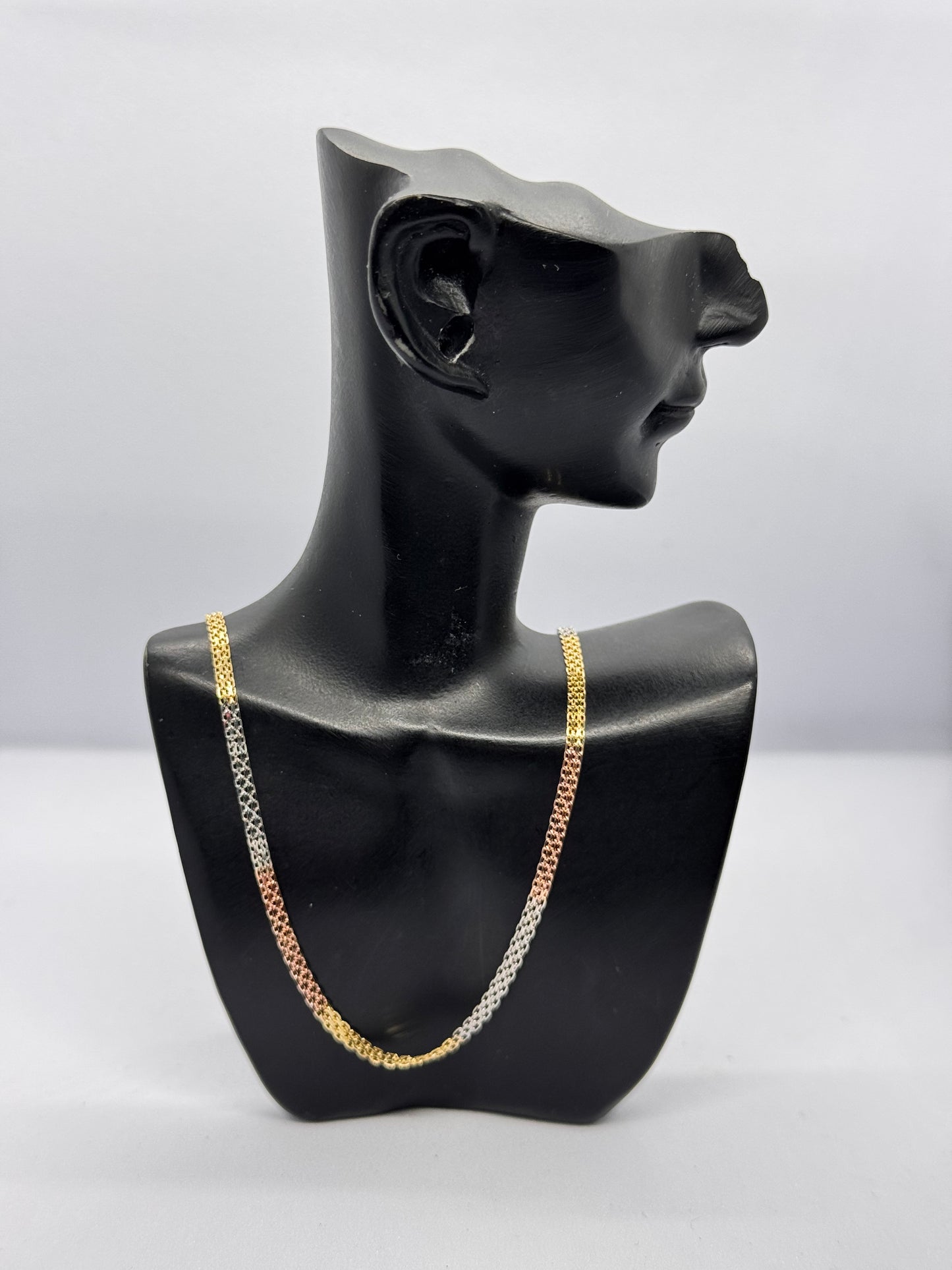 3 Tone Carpet Necklace