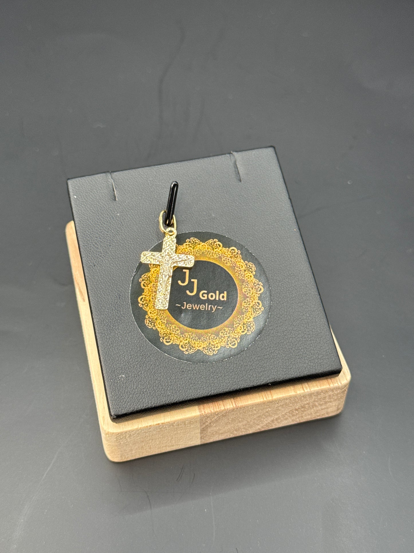 18karat Small Cross Pendant