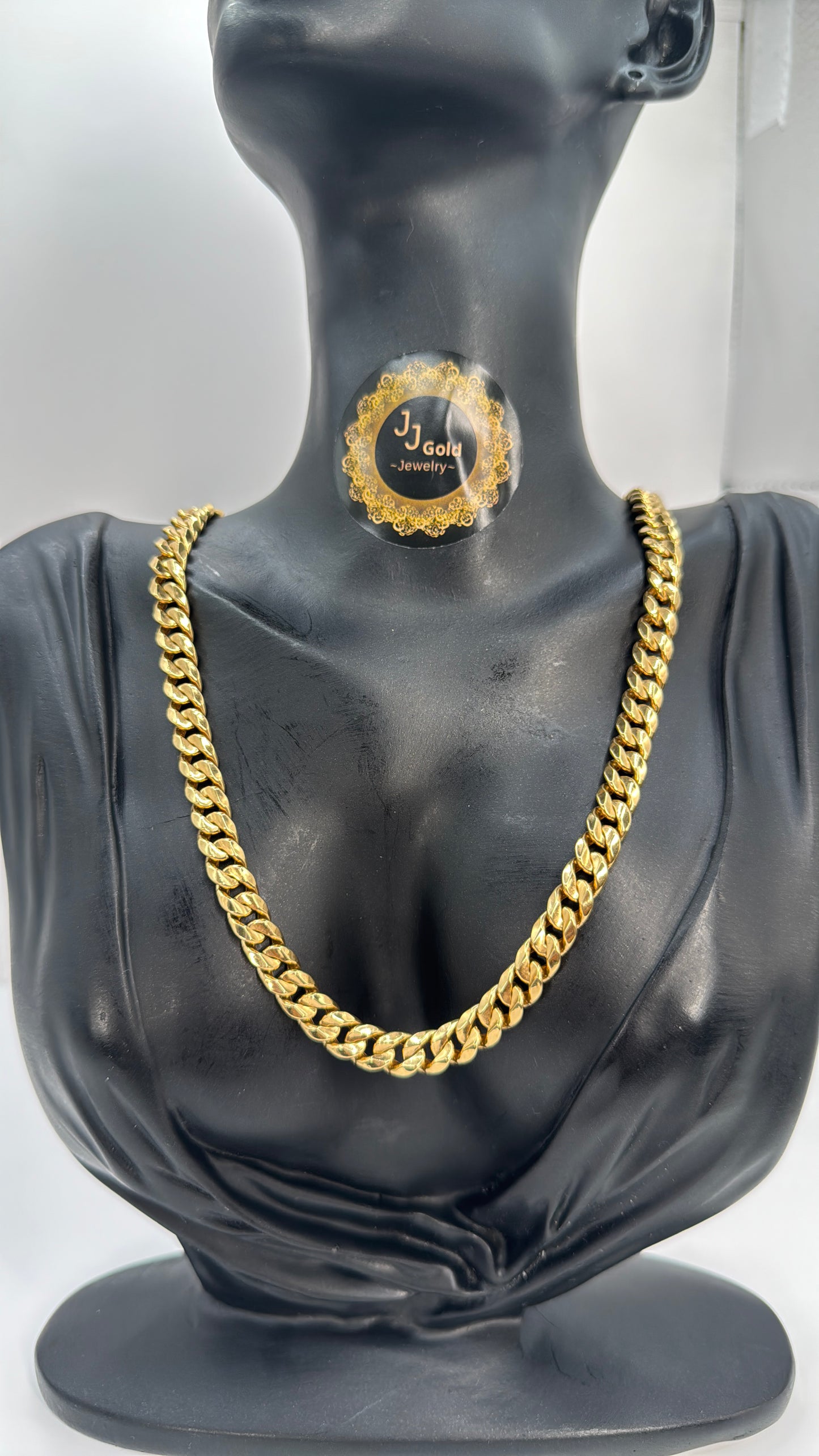 18karat cuban necklace. (Extra)