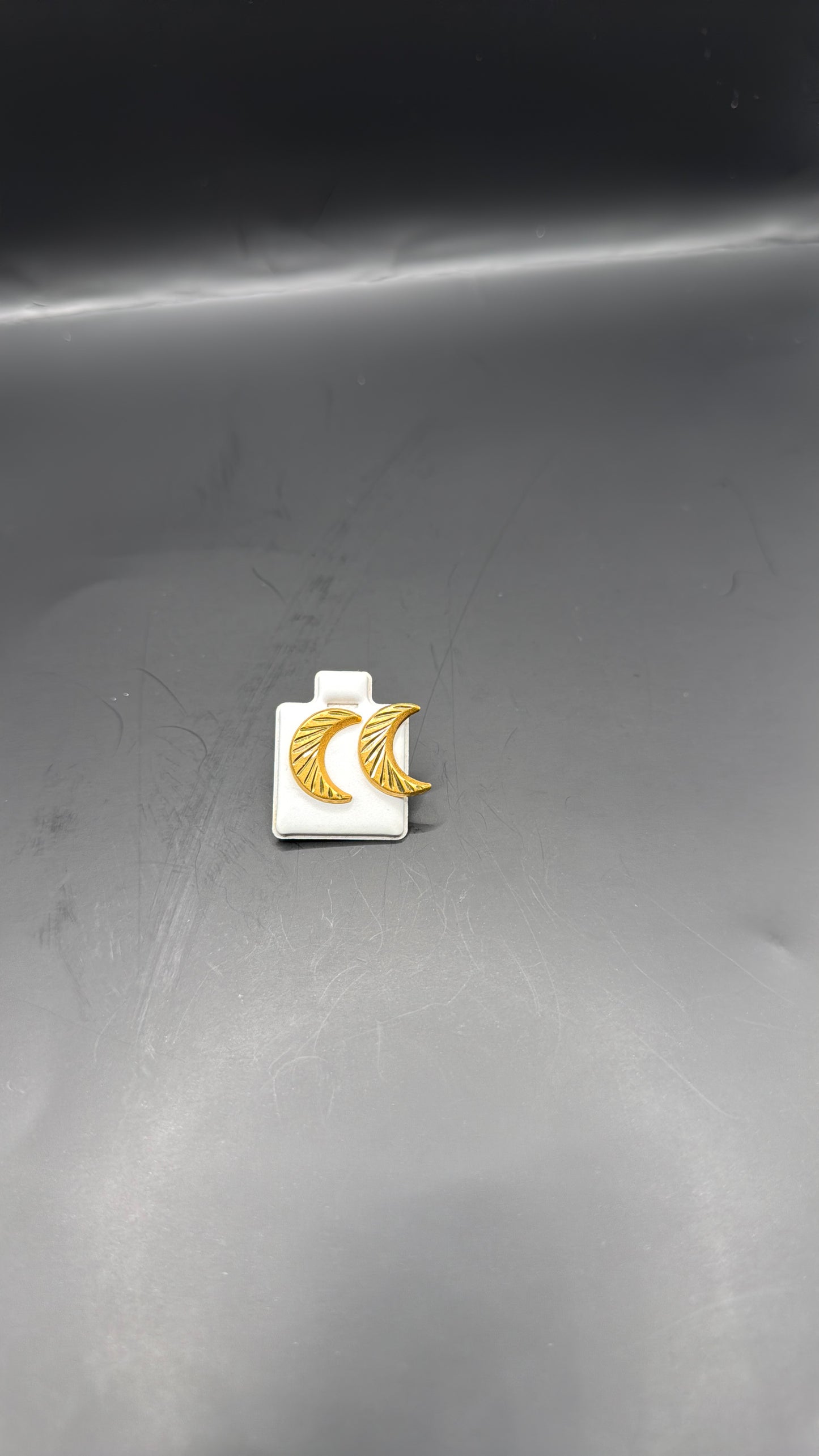21karat Moon Earring