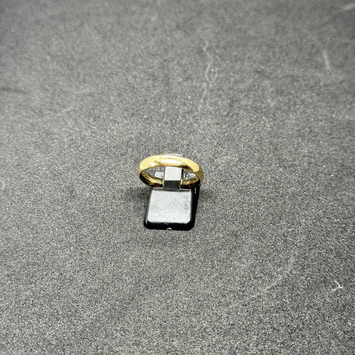 18k Plain Wedding Ring Band (Unisex)