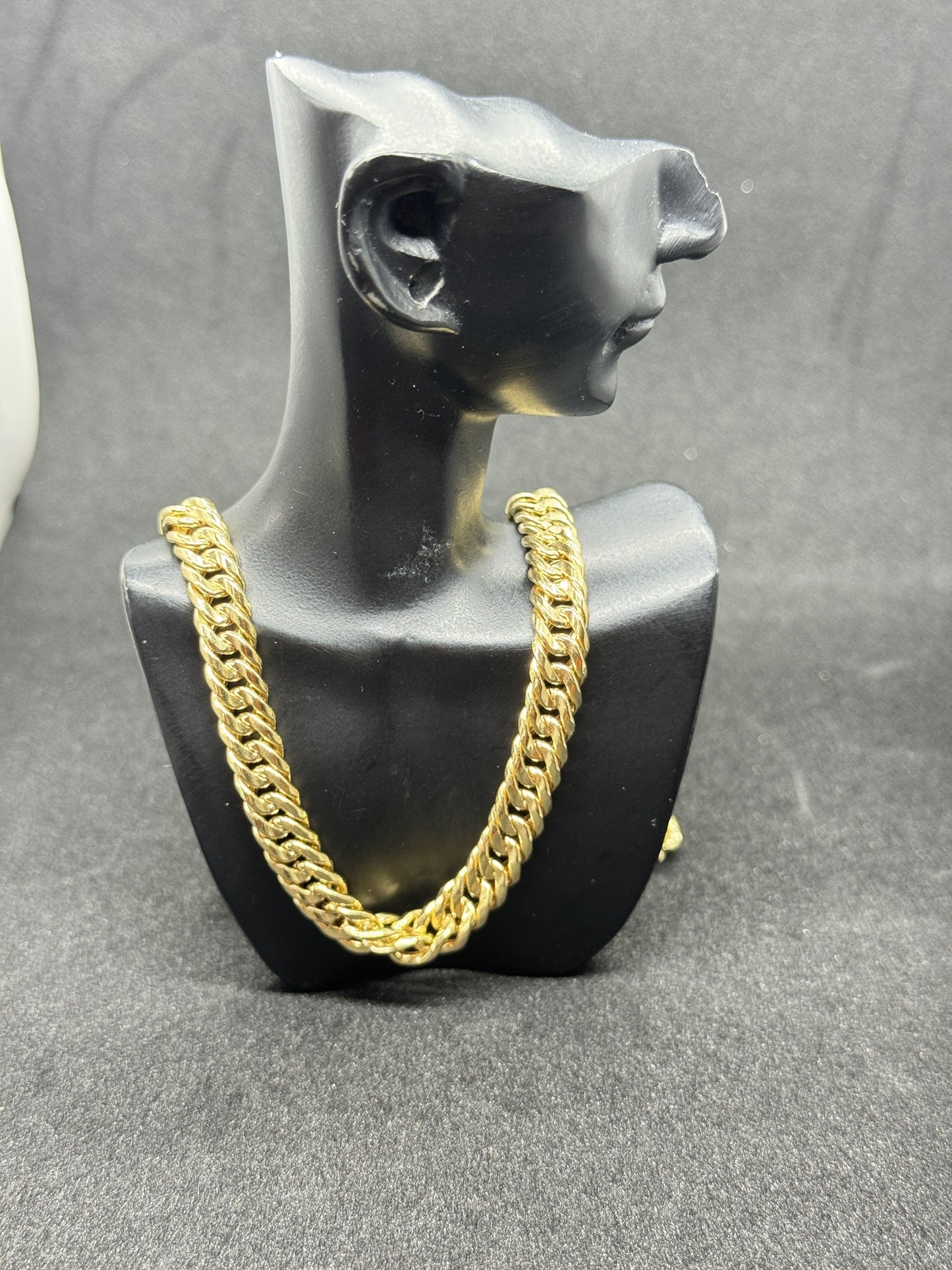 18k Big Tight cuban Necklace 22"
