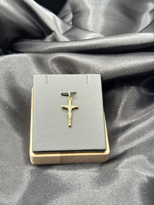 18karat cross pendant